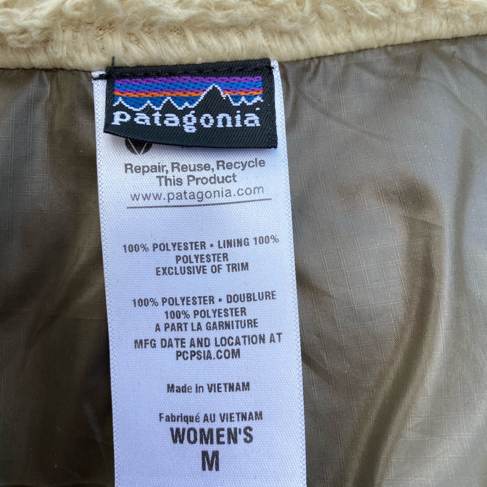 Patagonia woman’s jacket with lining  w/ faux fur - Picture 9 of 10